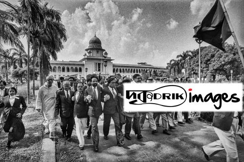1745771048172779050123_Lawyers of the Bangladesh Supreme Court protest against autcratic rule.jpg